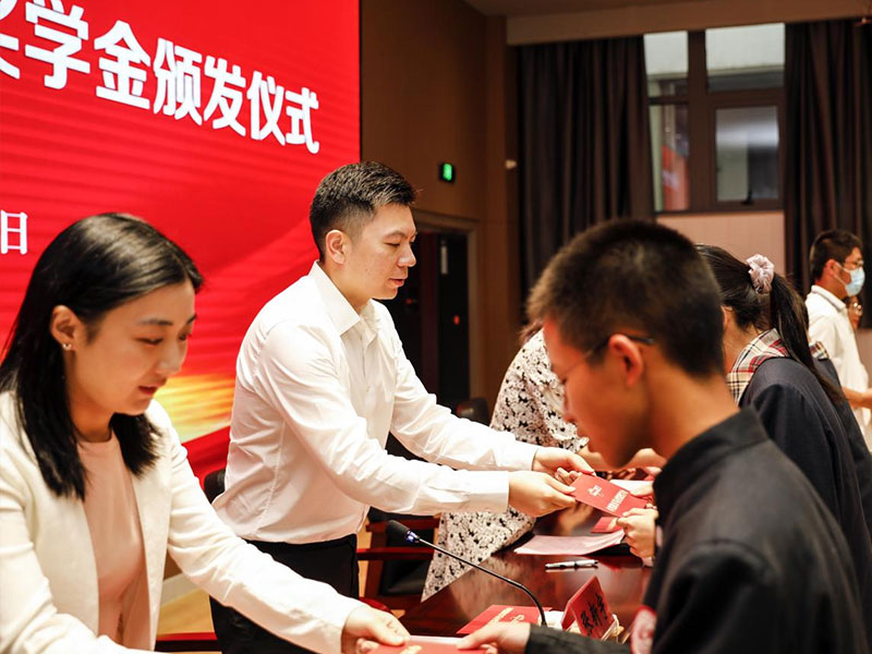 盛煌娱乐股份上市一周年丨阔步前进 筑梦新程