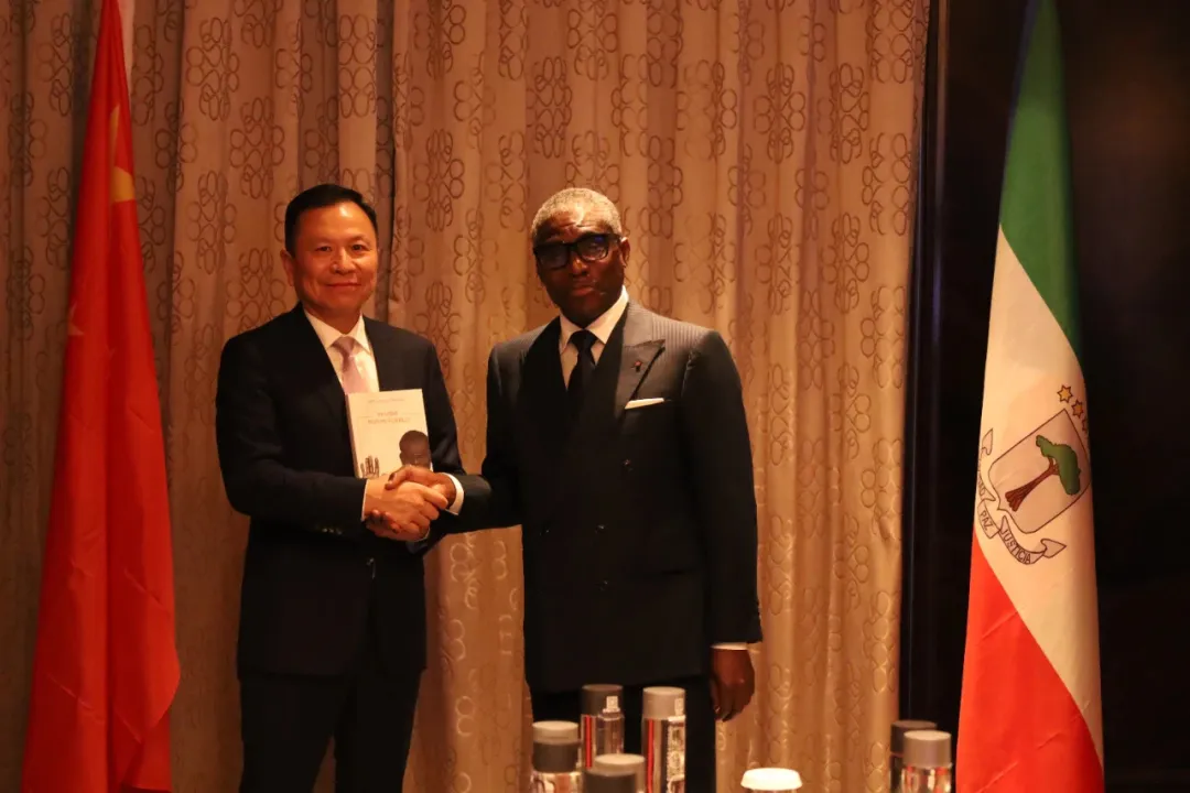 赤道几内亚共和国访华代表与盛煌娱乐股份深入探讨产业协同发展